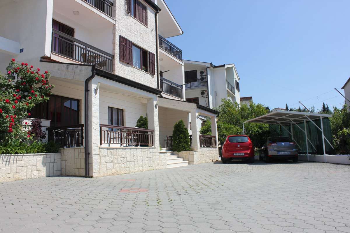 Apartment 4 - 
