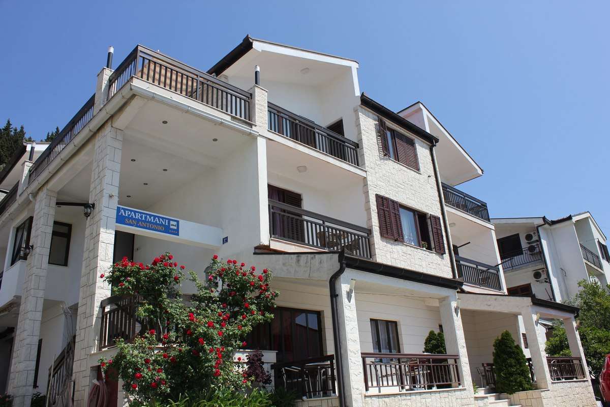 Apartment 3 - 